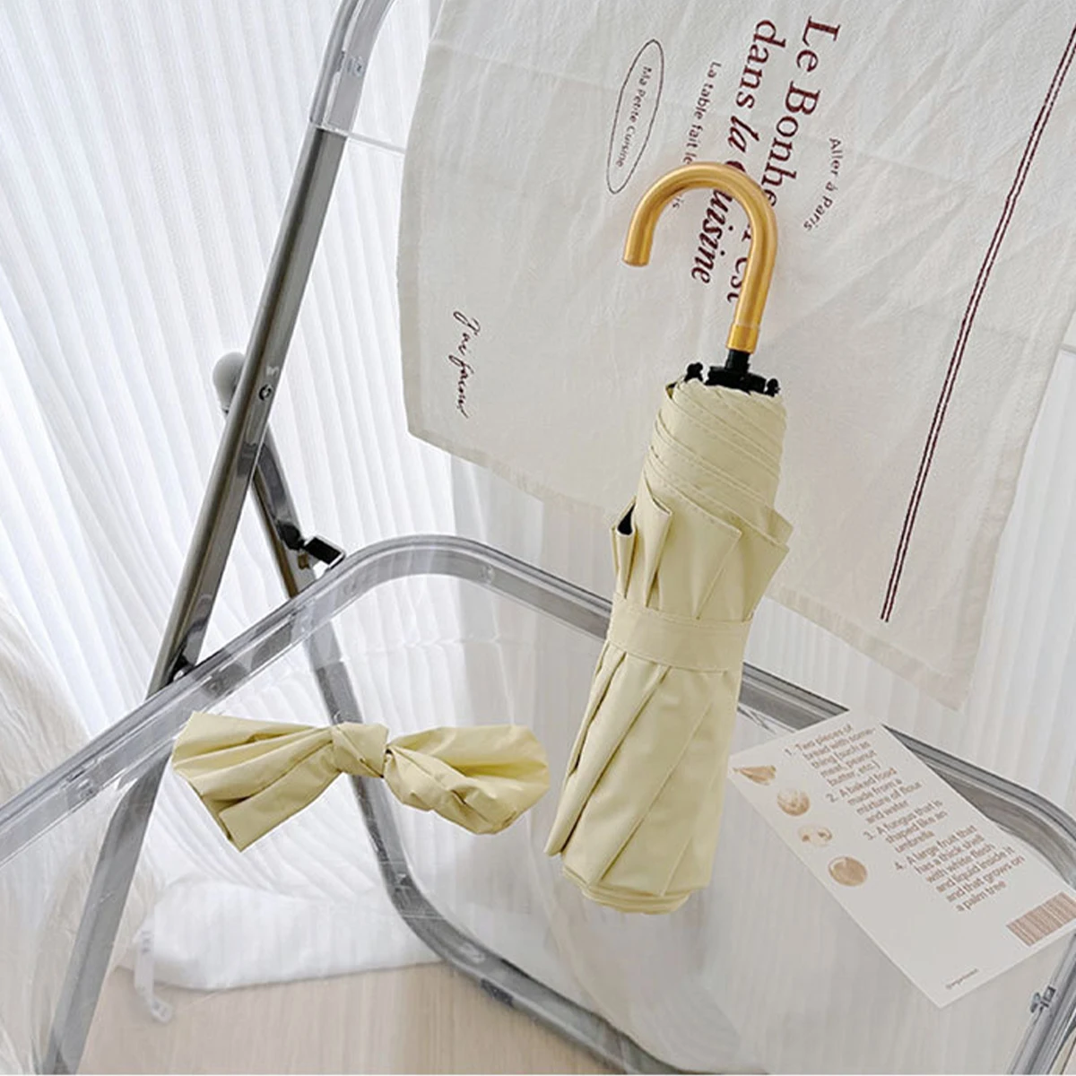 Paraguas Plegable de Color Negro Sólido, Resistente a los Rayos UV, con Mango Dorado, Protección Solar y Contra el Viento y la Lluvia