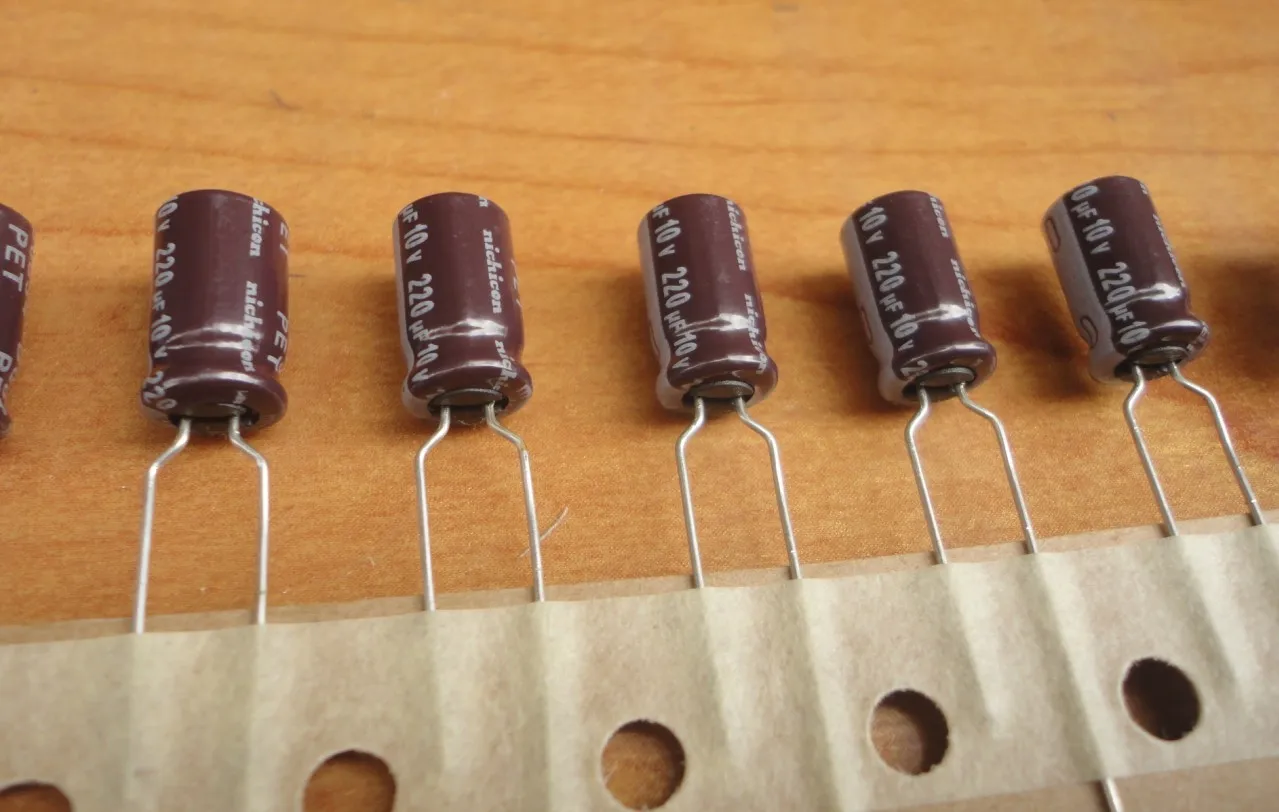 50PCS/lot Import Nichicon electrolytic capacitors 10V series PW long life of 105 degrees free shipping