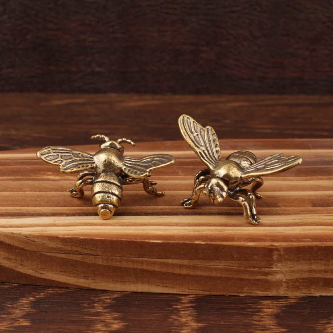 Solid brass bee tabletop ornament with insect bee copper carving handicraft tea ceremony tea pet ornament old copper ware