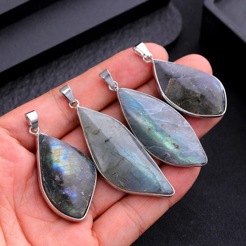 

5pcs Natural Irregular Crystal Stone Labradorite Moonstone Sunstone Pendant Divination Spiritual Meditation Charms Jewelry