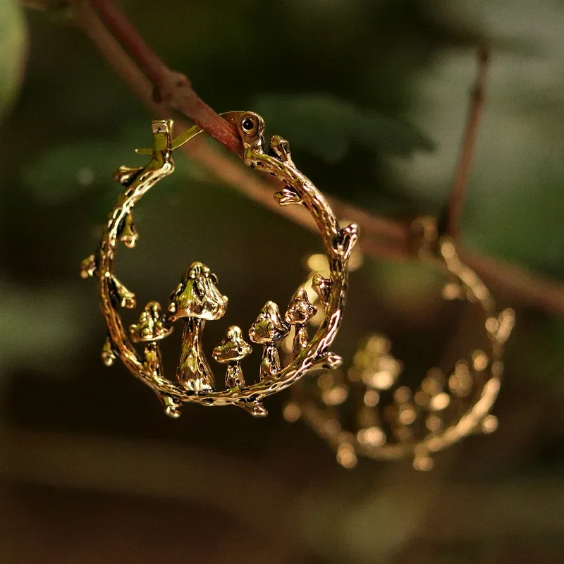 A Pair Gold Color Vintage Unique Bohemia Hoop Earrings For Women Cute Mushroom Hoops Earrings Trendy Designer Jewelry Luxury