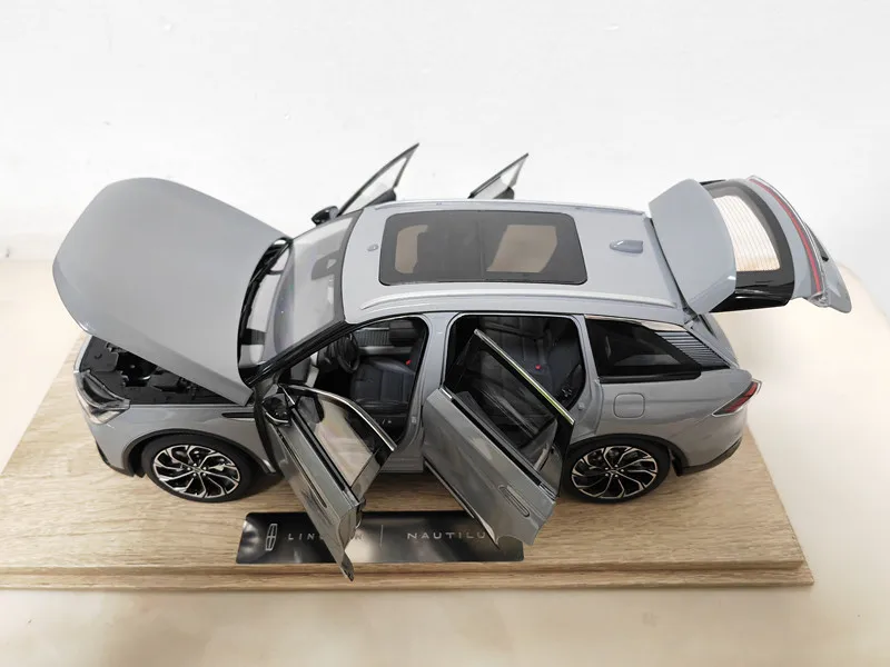 オリジナル・リンカーン・ナビゲーター・モデル・ノーチラス2023オフロード車1:18合金製カーモデル在庫あり