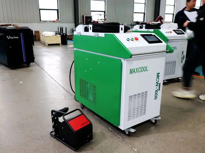 China 3 in 1 Laser Cleaning Rust Metal Removal Fiber Laser Welding Cutting Machine 1500/2000/3000w for Steel Aluminum