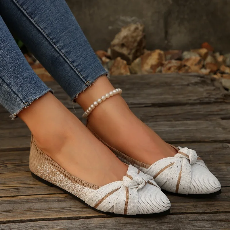 Women's 2026 Autumn New Pointed Toe Comfortable Casual Flat Shoes Fashionable Lightweight Plus Size Durable Walking Shoes
