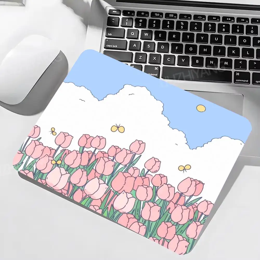 Cute Mouse Pad Kawaii Rabbit Mousepad Multiple sizes Pc Gamer Small Mouse Mats Gaming Accessories Computer Desk Mat Keyboard Pad