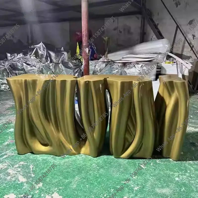 J Designer Light Luxury Fiberglass Special-shaped Entrance Model Room Sales Office Art Decoration Strip Case End View Table