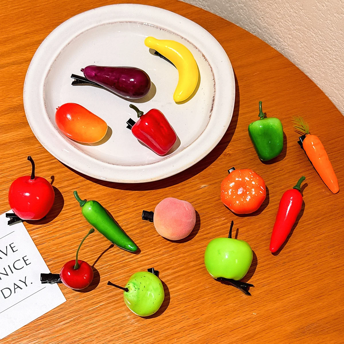 1 lustige Entenschnabel-Clip in Obst- und Gemüseform, niedliche Simulations-Obst-Haarspange, seitlicher Clip, gebrochene Haarspange für Damen – Detail 2