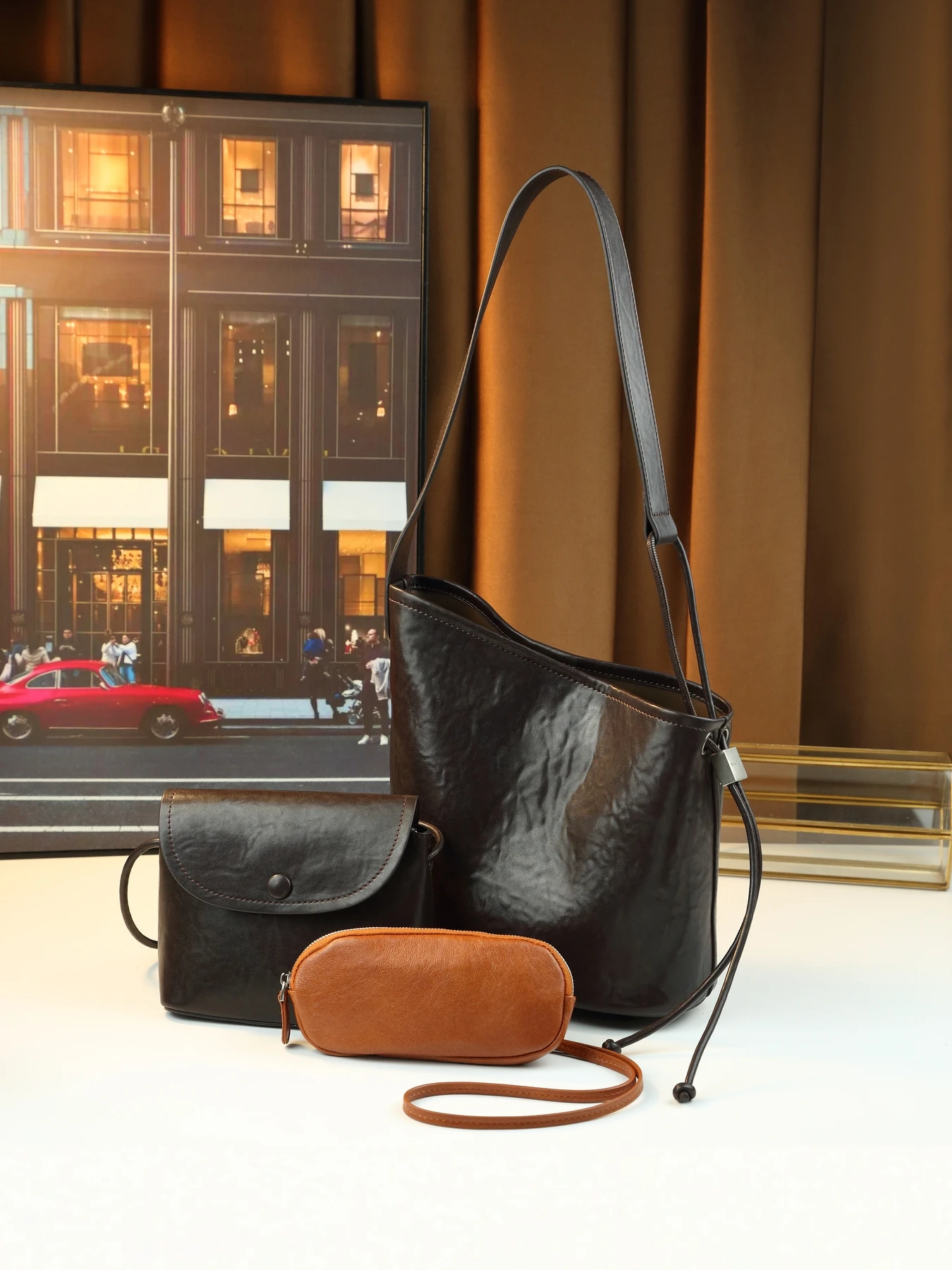 

2025 new Korean versatile niche one-shoulder messenger bucket bag with a small bag inside