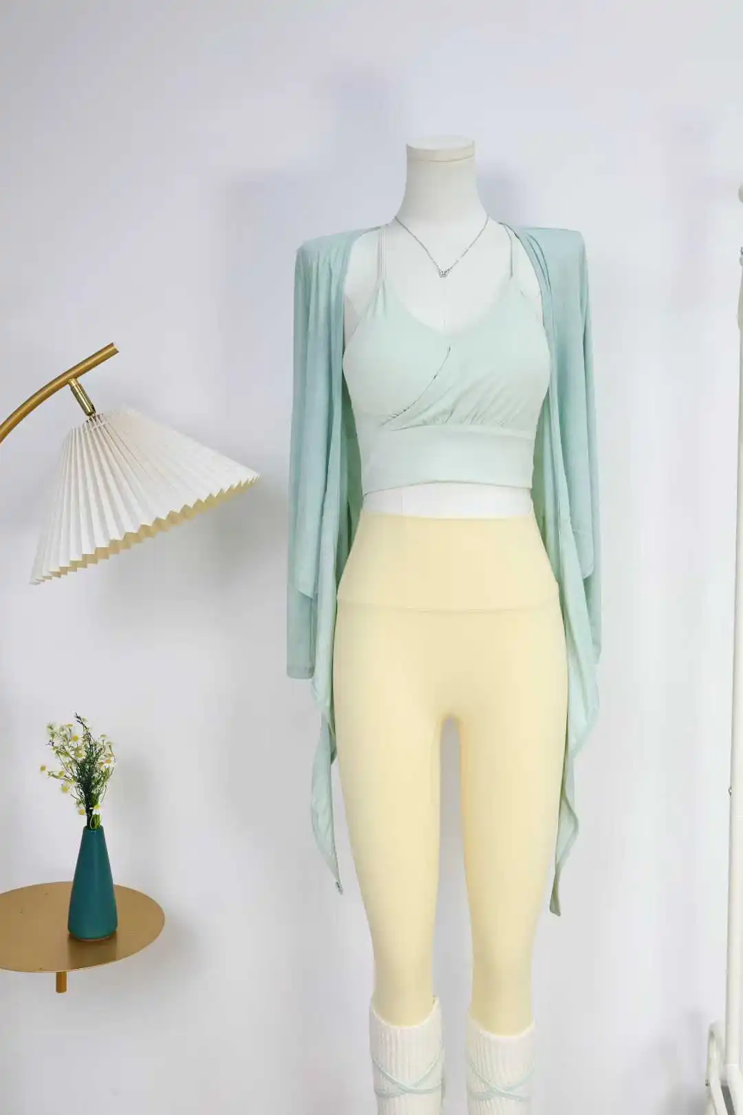 conjunto-deportivo-de-3-piezas-para-mujer-ropa-de-gimnasio-traje-de-yoga-conjunto-deportivo-sin-costuras-leggings-y-sujetador-deportivo