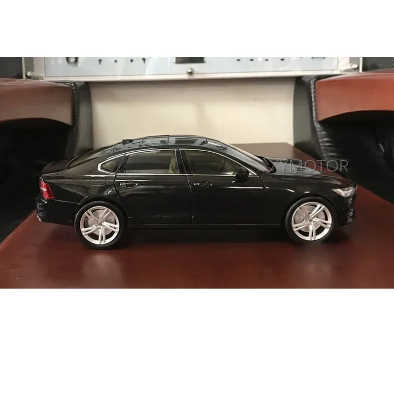 1:18 for Volvo S90 T5 Sports Diecast Model CAR Black/White kids Gift Collection Ornament Display Metal,Plastic,Rubber