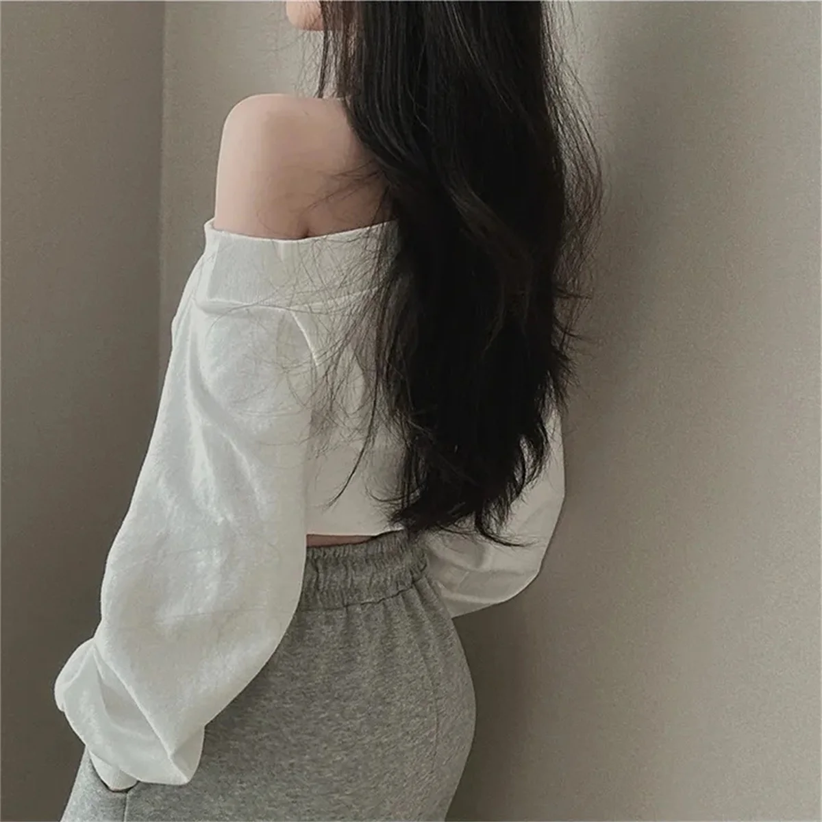 Women Irregular Skew Collar Tops Autumn Winter Long Sleeve Crop Top Sexy Off Shoulder Hoodies Fashion Short Pullover Sweatshirt