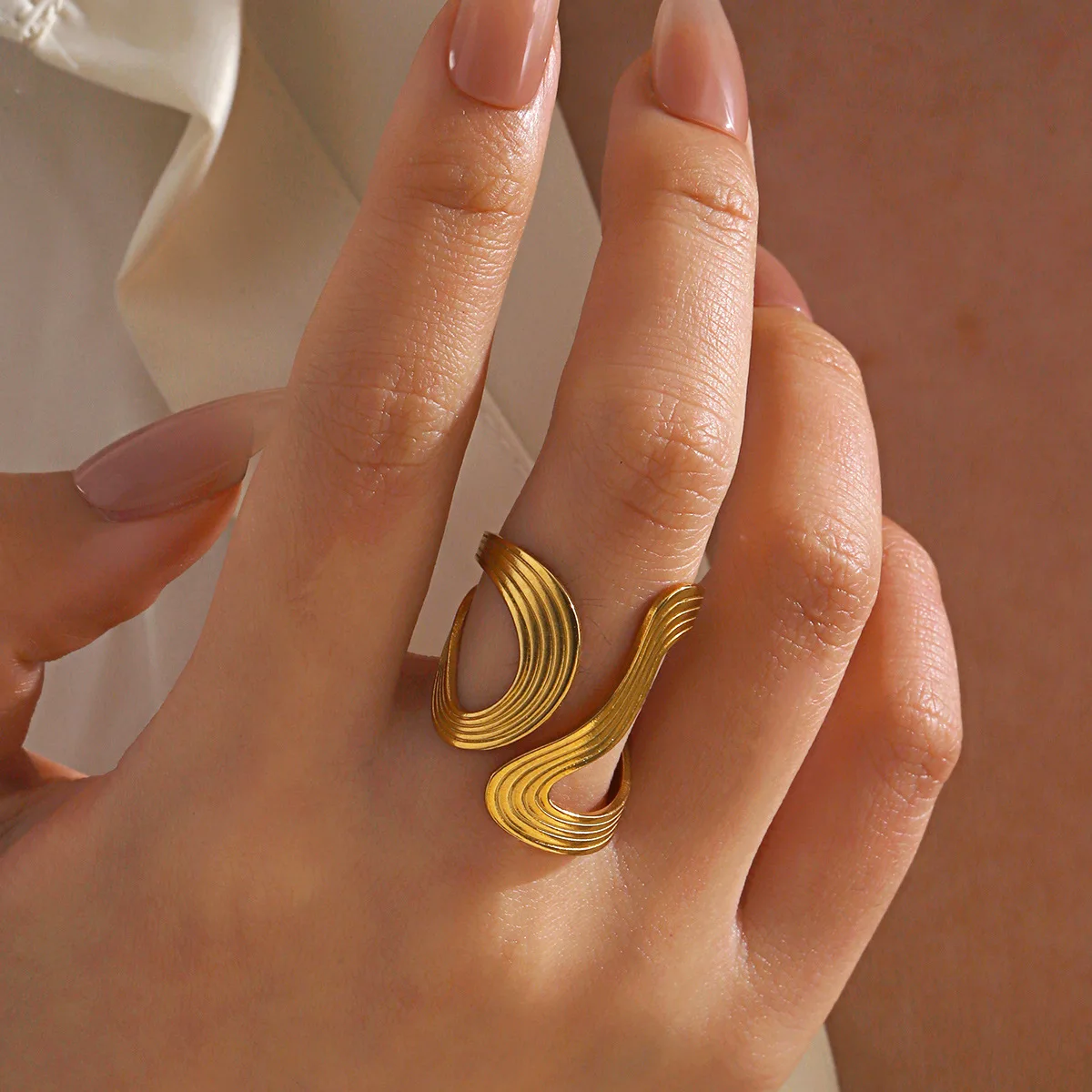 Minimalist Abstract Texture Wavy Twisted Open Ring Adjustable Gold Metal Ring Stackable Jewelry Women's Date Daily Party Gift