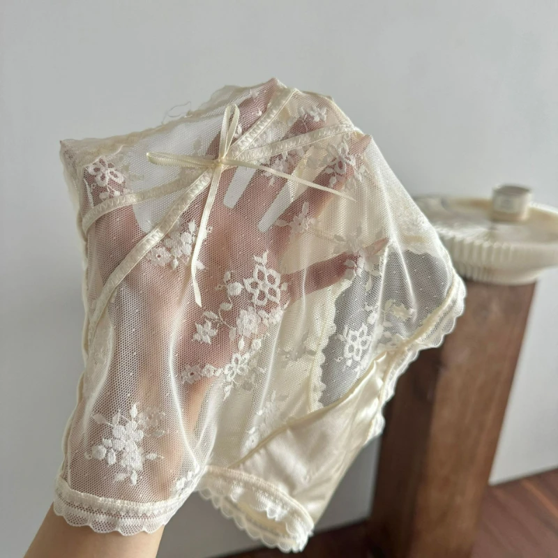 2026 الصيف النمط الفرنسي مثير شفافة النساء السروال منتصف الخصر القوس الدانتيل الحرير القطن الخالص رقيقة الملابس الداخلية النسائية