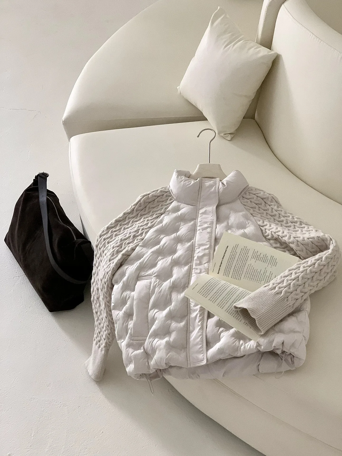 Korean Cable Knit Sleeve Spliced Padded Jacket 2026 Winter Stand Collar Warm Puffer Jacket Women All Match Casual Quilted Parkas