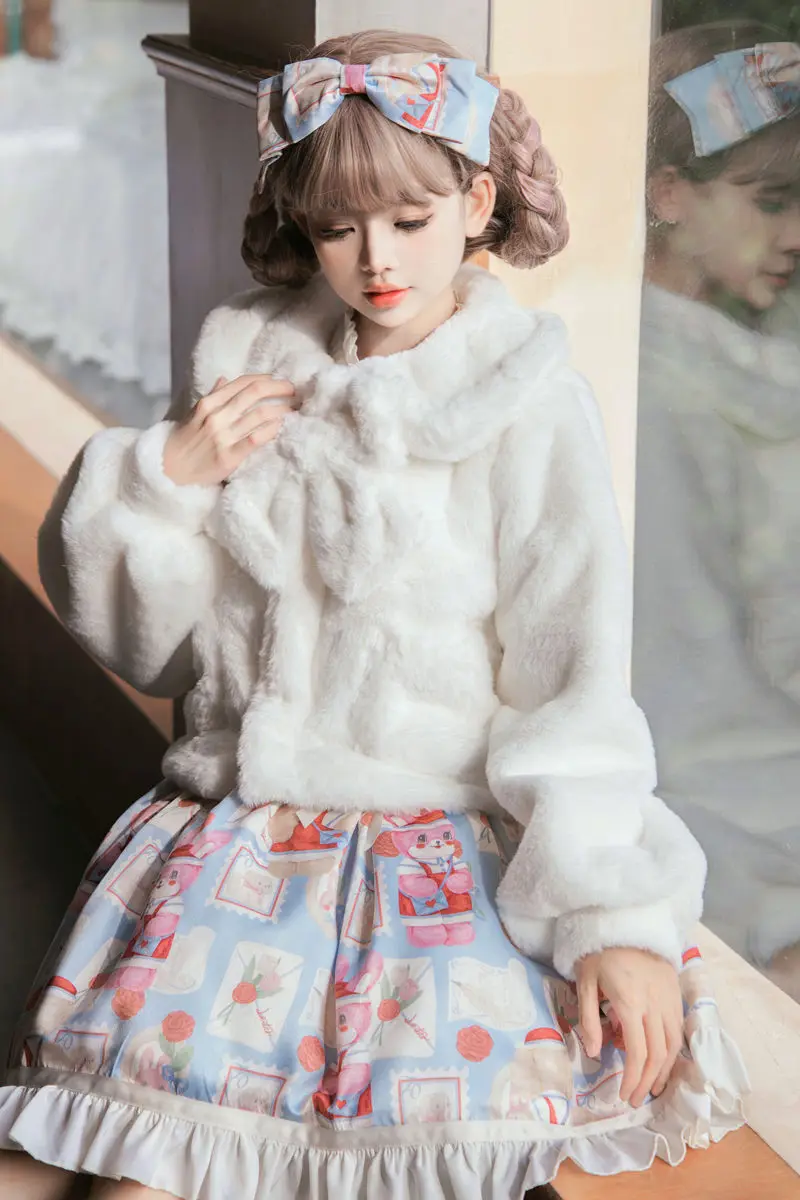 

SOIOMES плюшевое пальто в стиле Лолиты, оригинальный дизайн, повседневный универсальный кукольный воротник, короткое зимнее пальто с имитацией кроличьей шерсти