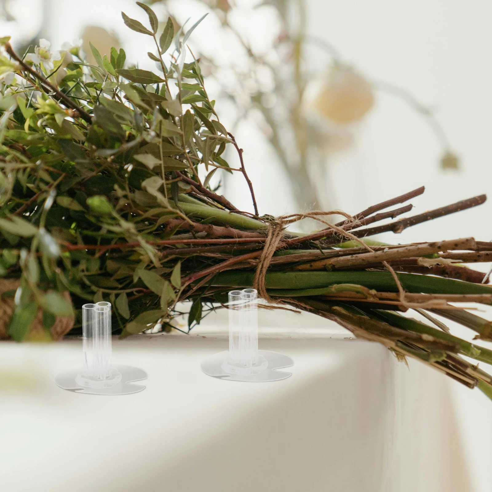 

30pcs Round Three-hole Sticker Clear Flower Arrangement Bases Transparent Plastic Holder for Party Floral Decoration
