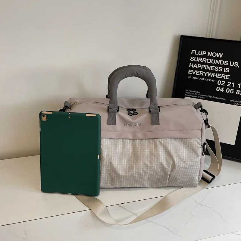 Large Capacity Sense of Luxury Travel Bags 2025 New Causal Personality Color Matching Retro Super Cool Crossbody Bags for Women