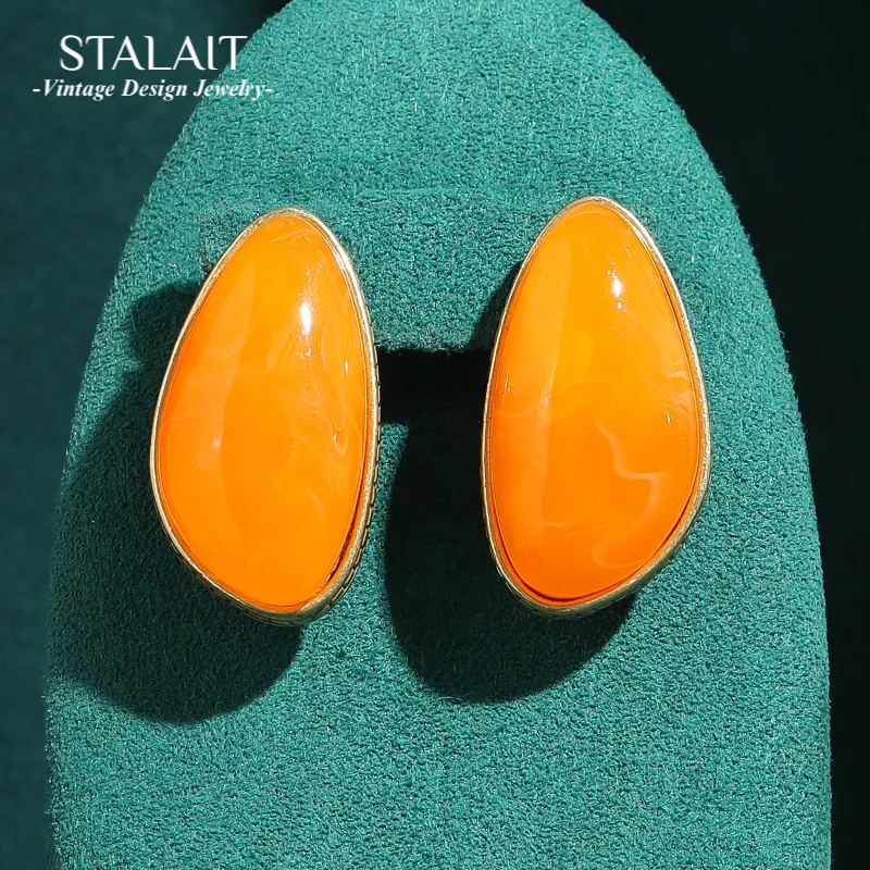 

Vintage Yellow Stone Triangle Earrings Stud For Woman Beeswax Antique Gold Color Luxury Designer Jewelry Retro Accessories