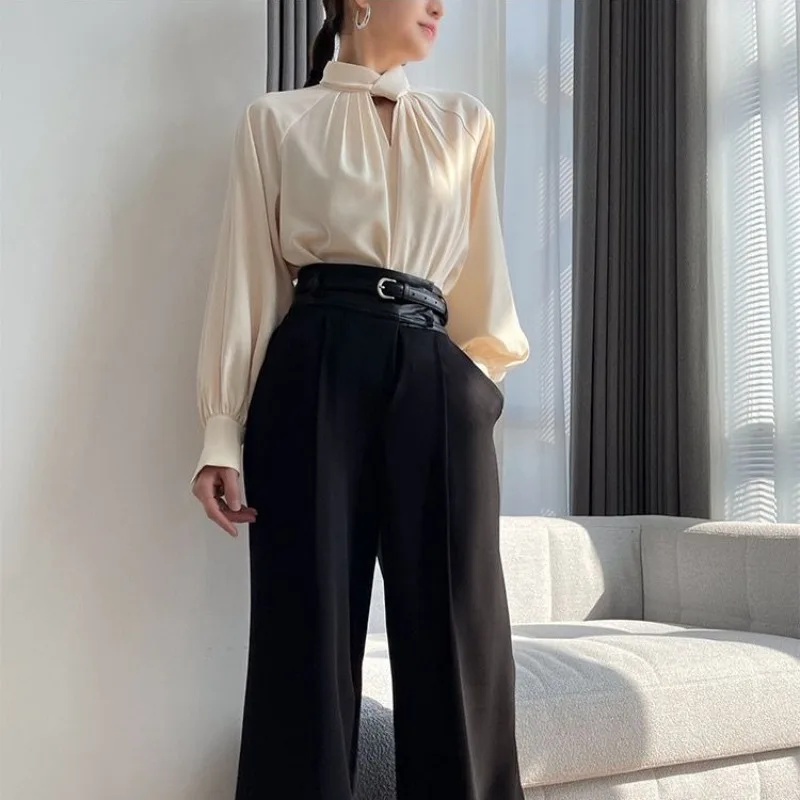 

Атласные рубашки и блузки для женщин с воротником до половины, элегантная молодежная одежда 2025, простой дешевый стильный крутой женский топ