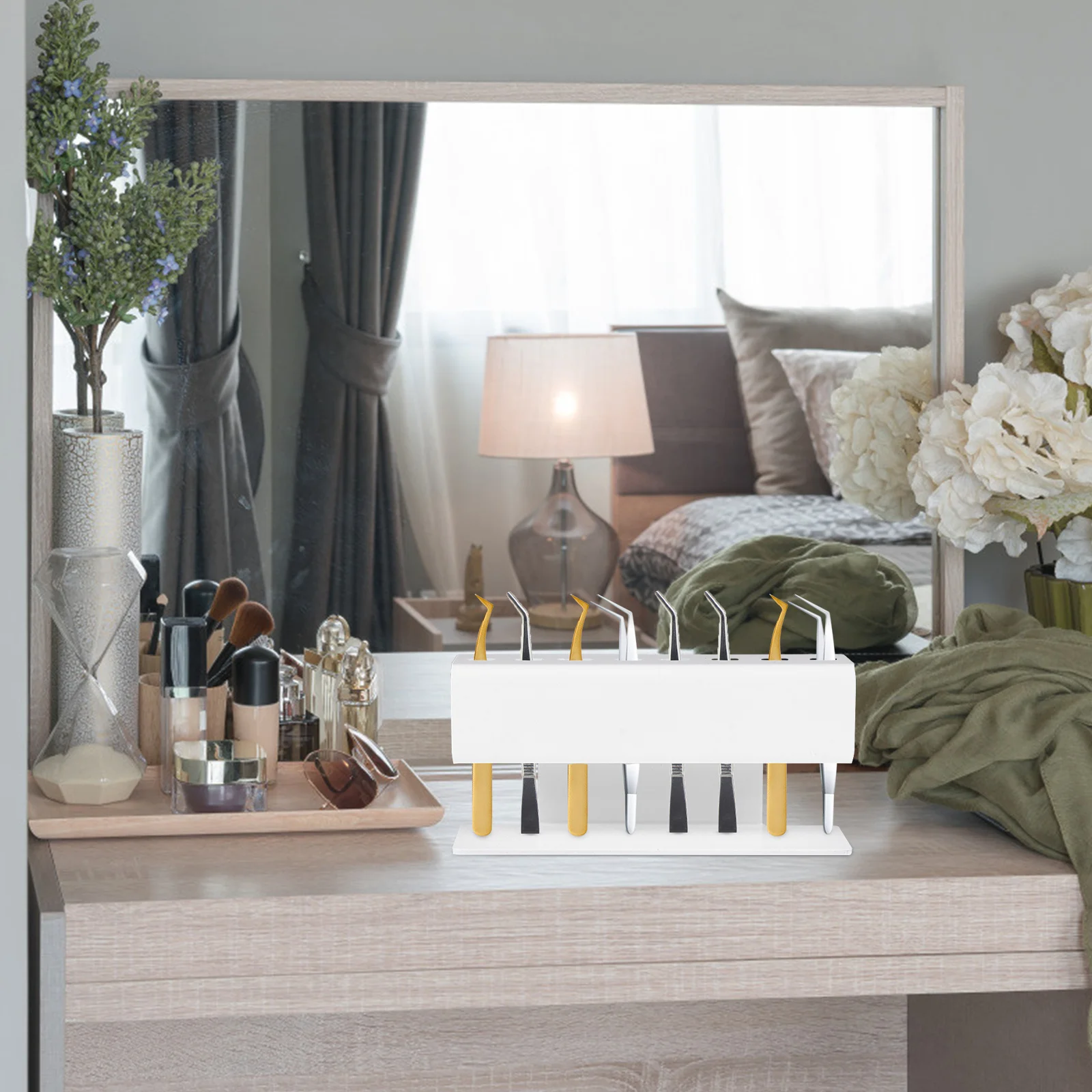 

Acrylic Tweezers Holder Stand Easy Makeup Time Clean Tidy Space Professional Accessory Tweezers Holder Display Stand