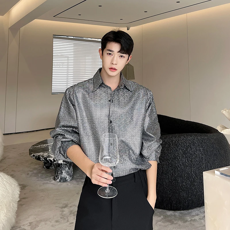 

Светоотражающая рубашка для выступлений на сцене, мужская, в уличном стиле, элегантная, с глянцевой отделкой, с длинными рукавами, свободного кроя, модный топ