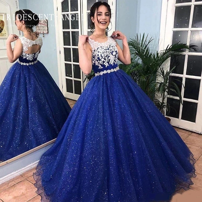 Iridescente vestido de baile Royal Blue 15 Year Old Meninas Sexy Quinceanera Vestidos BlingBling Com Apliques Brancos Vestidos De Festa De Aniversário