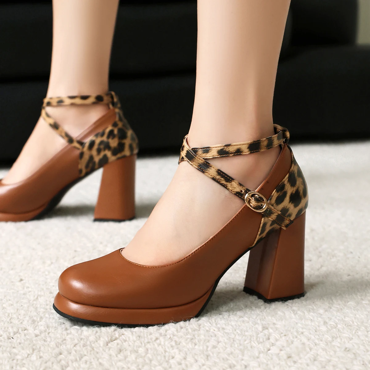2026 Spring Fashion New Round-toe Sexy Leopard Print Shallow Interlocking Buckle High Heel Shoes Size 32-43 5