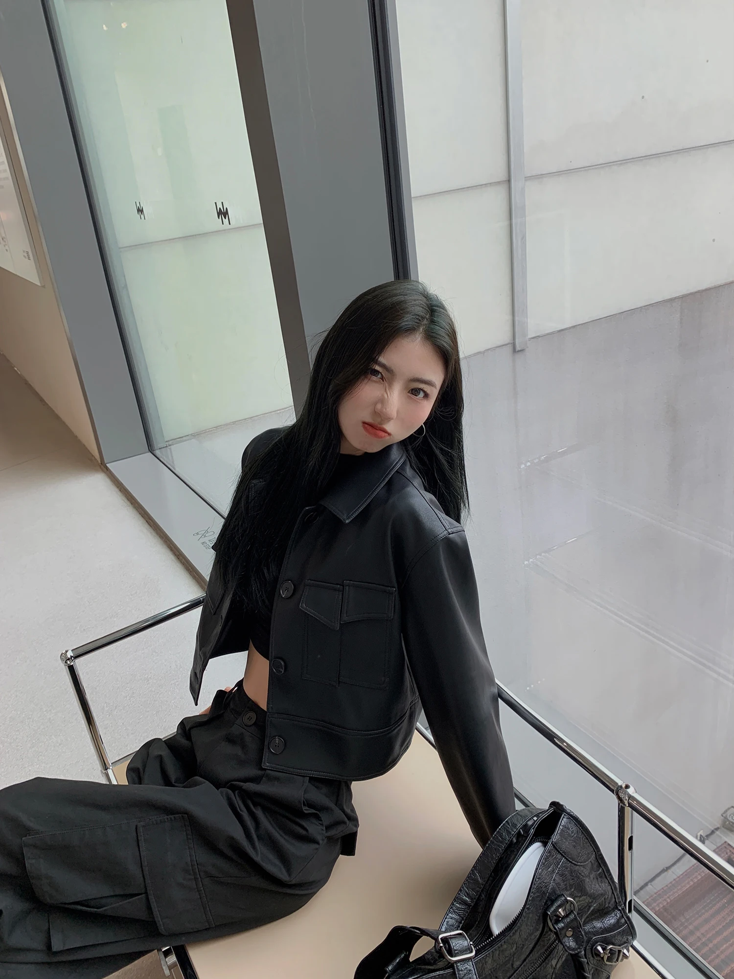 

Mulvan Bla ort PU Leather Jaet Women's Autumn Winter Outerwear American Sle High-End Feel Street hine Coat Top