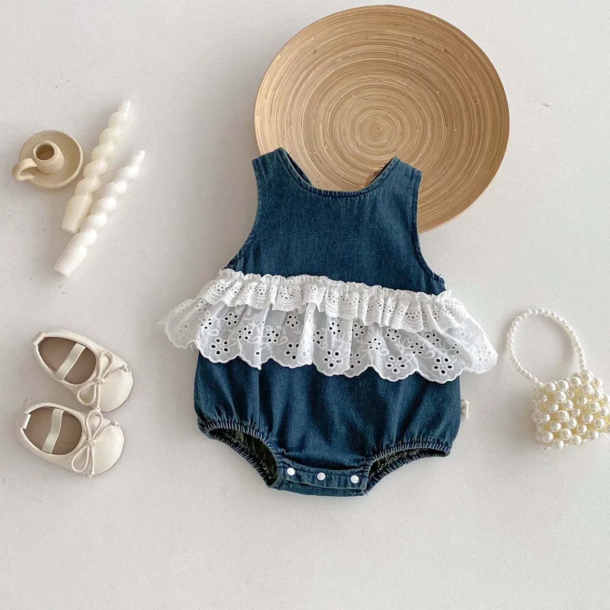 Korean-style summer baby girl Denim sleeveless lace jumpsuit, baby girl sweet lace jumpsuit, very suitable for going out to wear