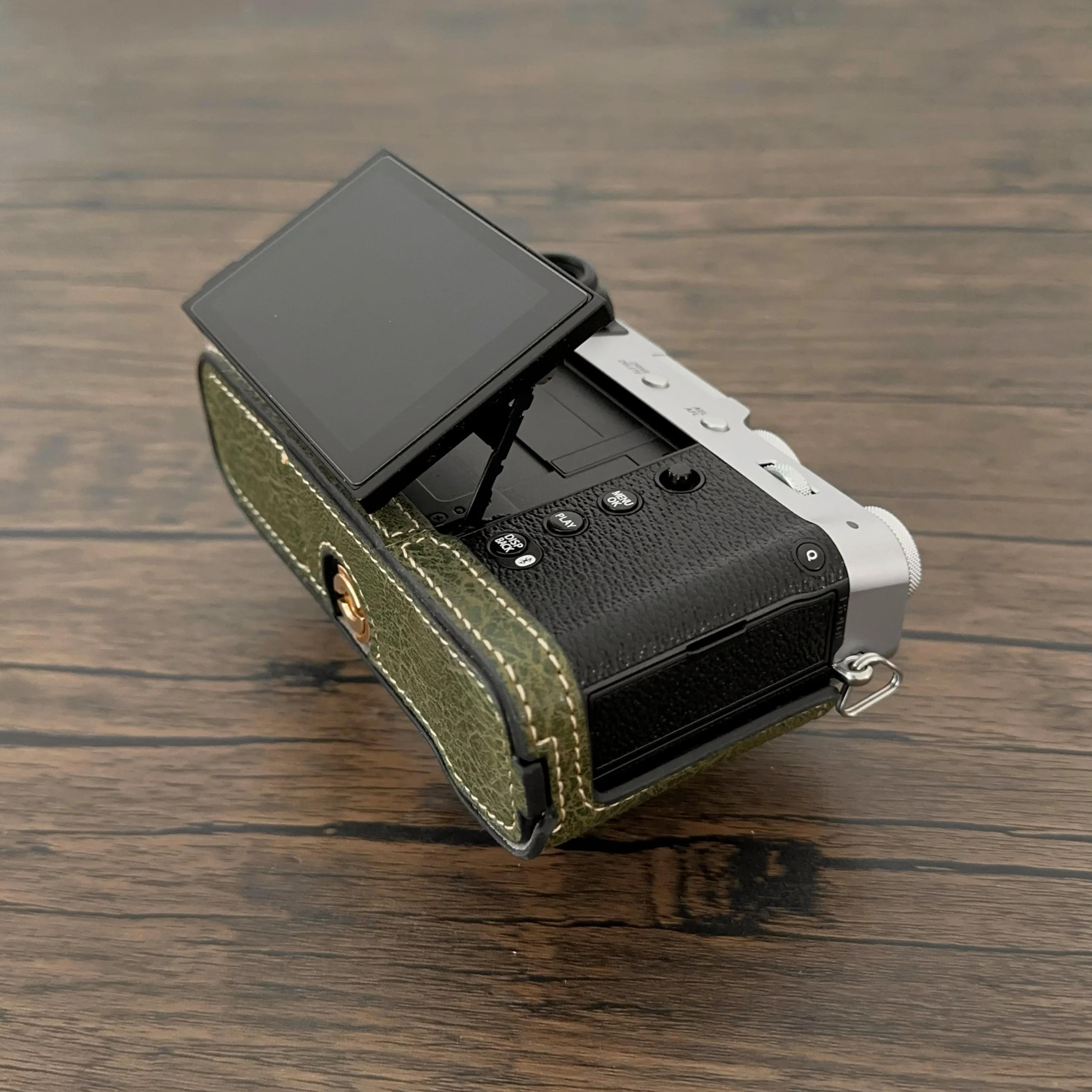 الجاموس نمط بو الجلود حالة كاميرا فيديو حقيبة نصف الجسم قاعدة ل Fujifilm X100VI فوجي x100vi واقية افتتاح الغطاء السفلي