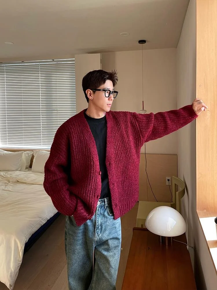 

Loose V-Ne Wine Red Sweater Coat Men's Sle Autumn Faion Brand High-End Feeling Knitted Top Casual Comfortable Loose Fit