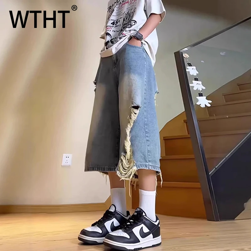 

WTHT модные мужские свободные джинсовые шорты с градиентными отверстиями, винтажные летние шорты 2025 с высокой талией и широкими штанинами, мужские 2A1129