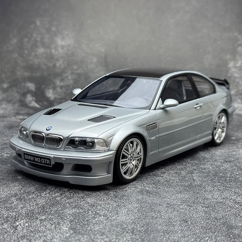 

В наличии 1:18 BMW M3 E46 GTR STREET модель автомобиля из литой под давлением смолы, украшение комнаты для мальчиков, коллекционная витрина для взрослых.