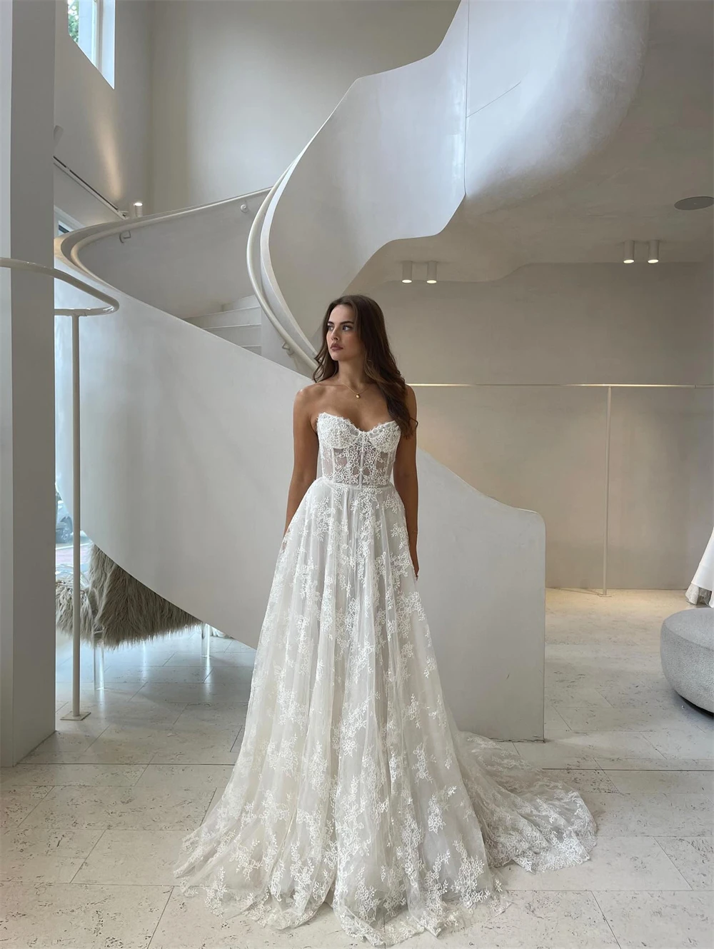

Customized Sexy White Lace Wedding Dress Formal Sweetheart Sleeveless Bridal Gowns Boho A-Line Court Train Vestido De Novia
