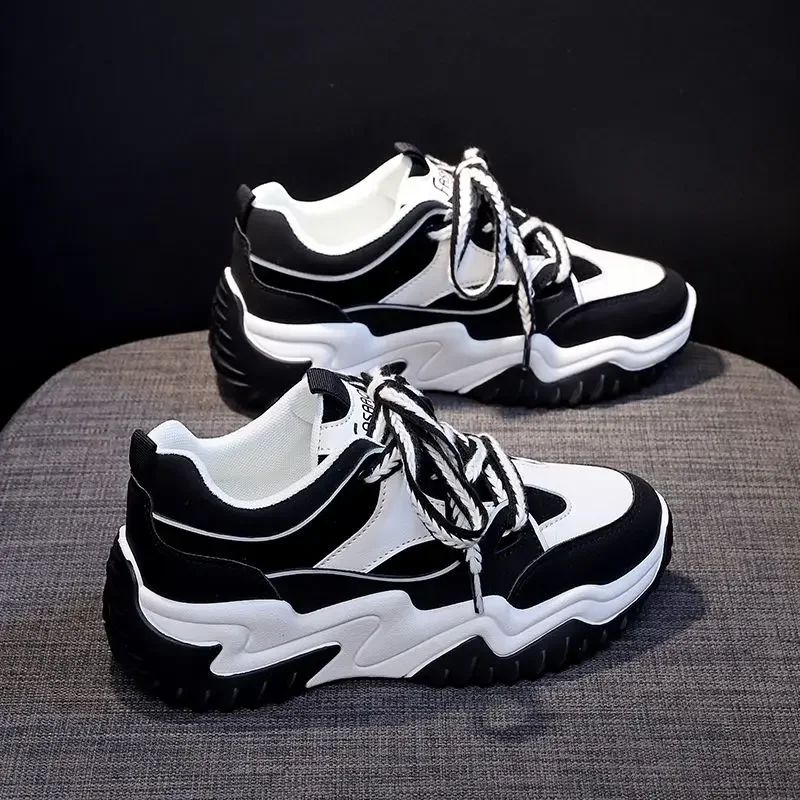 

Весенне-осенняя женская обувь на шнуровке, прогулочная вулканизированная обувь, распродажа, повседневная корейская обувь 39, новинка 2025 года, модная женская обувь