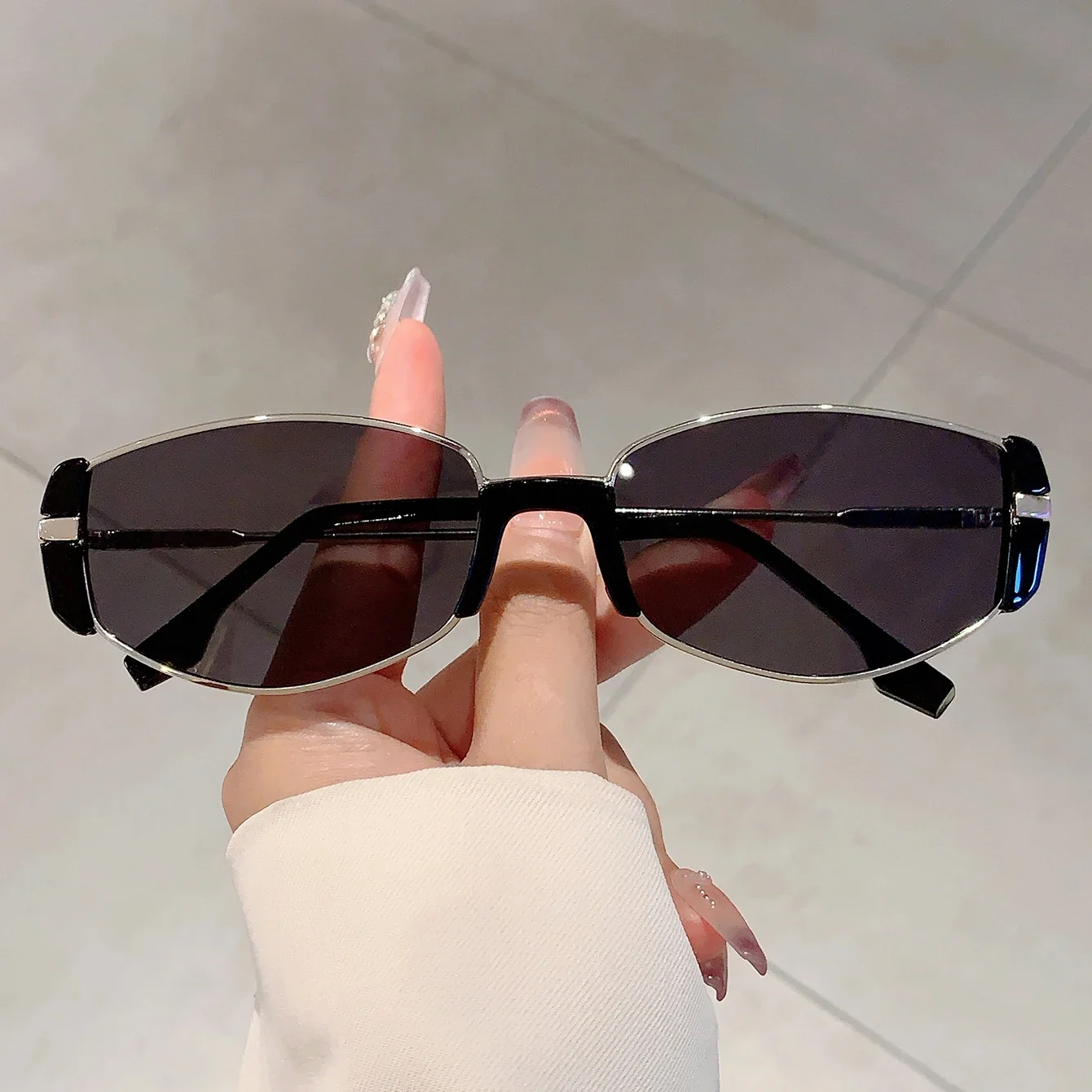 KAMMPT Retro Cat Eye Sunglasses Women 2024 Popular Korean Style Trends Shades Fashion Luxury Brand Metal Design Sun Glasses