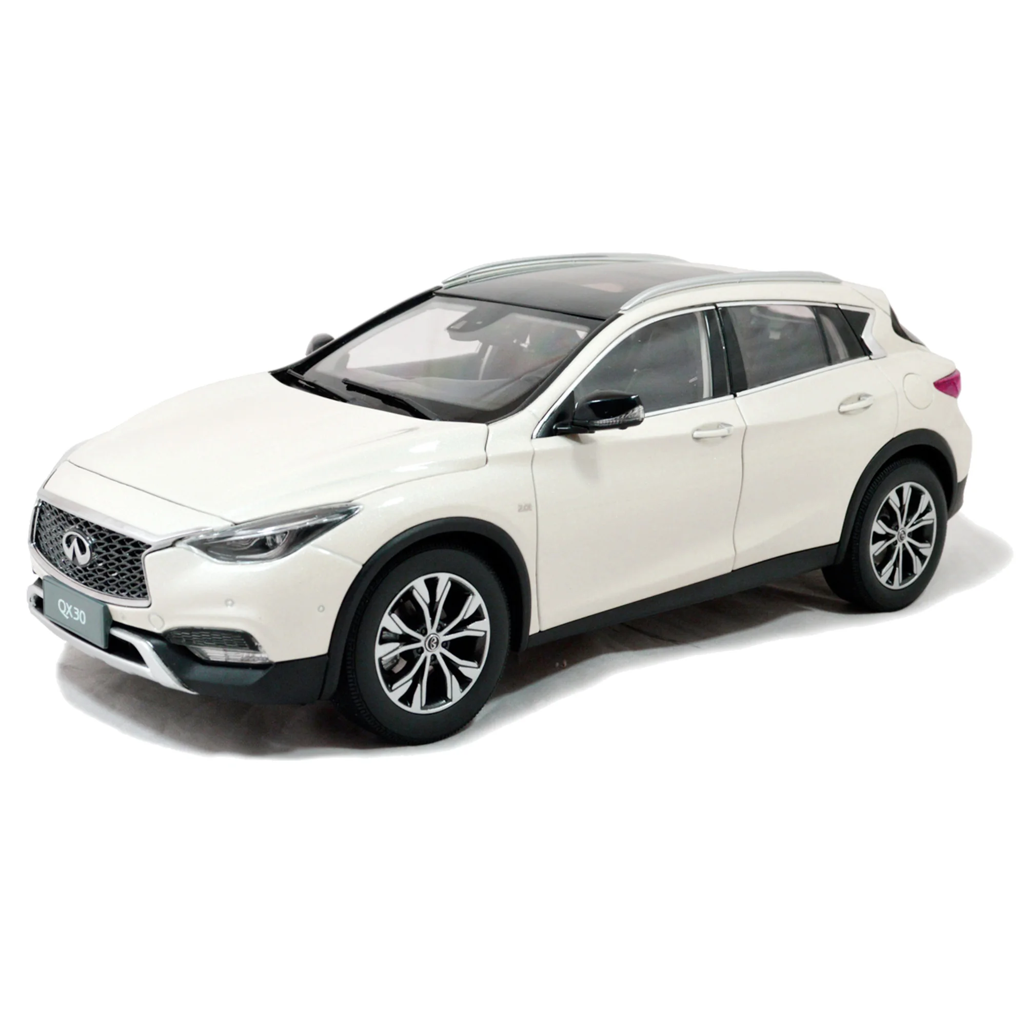 

Paudi 1:64 Scale Infiniti QX30 2017 Diecast Car Model High Quality Detail Collectible Toy Car Gift for Adults Kids Original Box