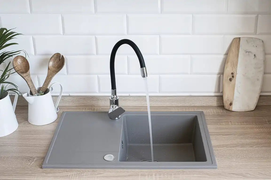 Single-chamber granite sink with draining 44x67 cm + Gray siphon