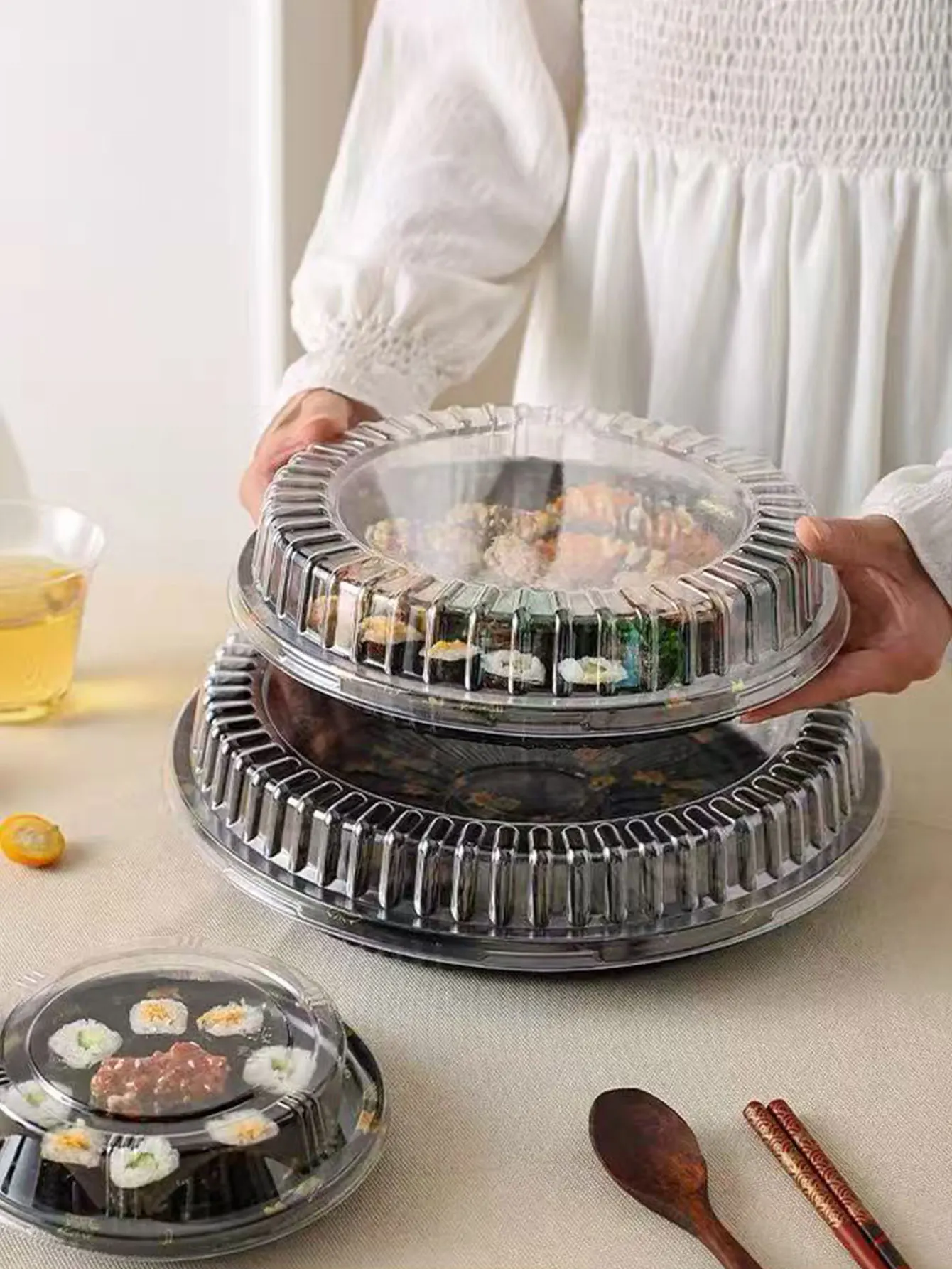Disposable Round Sushi Box Salmon Japanese-Style Packaging Sashimi Takeout Box Commercial Platter 10Pcs
