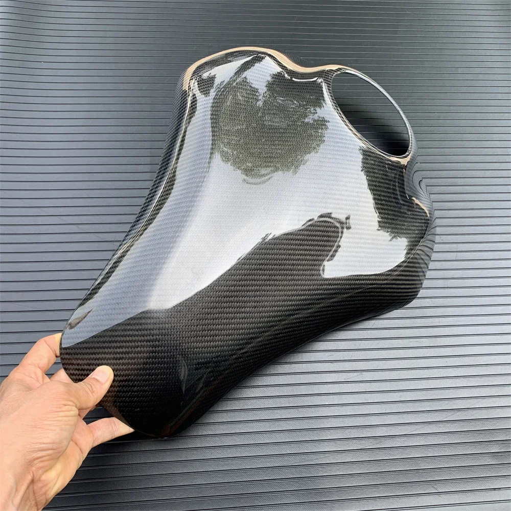 

Real Carbon Fiber Material Motorcycle Gas Tank Cover Case Fuel Pad Protector Guard Fit for KAWASAKI Z900 Z 900 2017-2024
