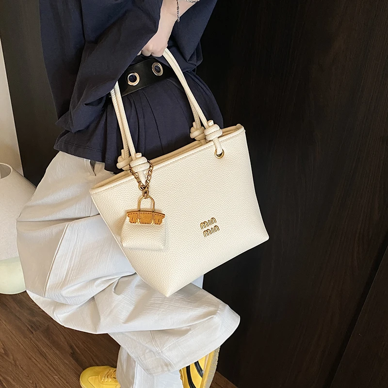 Women's Luxury Leather Classic Fashion Designer Shoulder Bag Elegant Crossbody Tote Handbag For Daily Professional Style