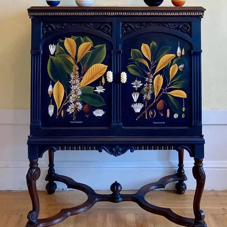 

French solid wood porch hand-painted locker carved retro do old meal side decoration foyer cabinet