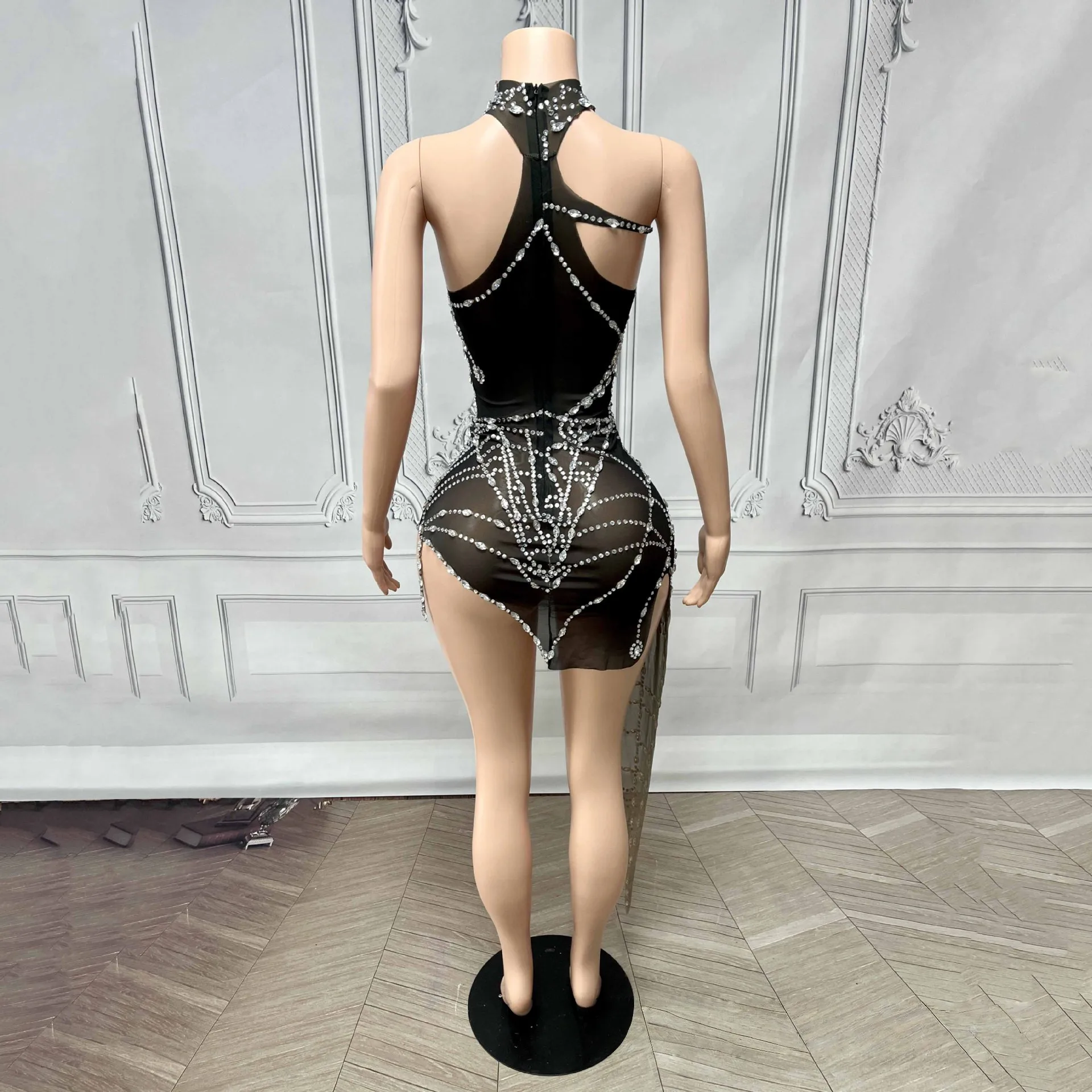Damska Luksusowa Czarna Sukienka Mini Bodycon z Siateczki, Asymetryczna, z Kryształami i Motywem Pająka, Seksowna, Zmysłowa, Wieczorowa, Klubowa, Nocna, Sukienka Showgirl