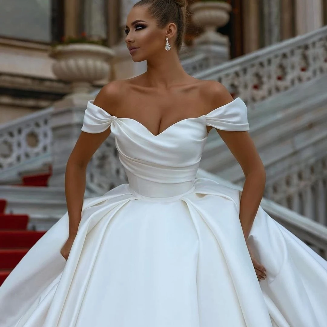 Robe de Mariée Blanche Élégante en Satin, avec Traîne à Balayage, Dos à Lacets, 2023