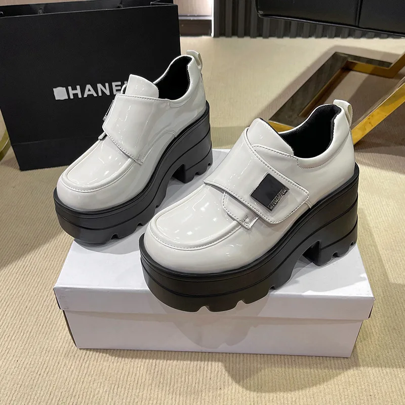 Women's Platform Shoes Round Toe Chunky Heel Glossy-Look Finish Casual Fashion Footwear Adjustable Strap Daily Walking Shoes