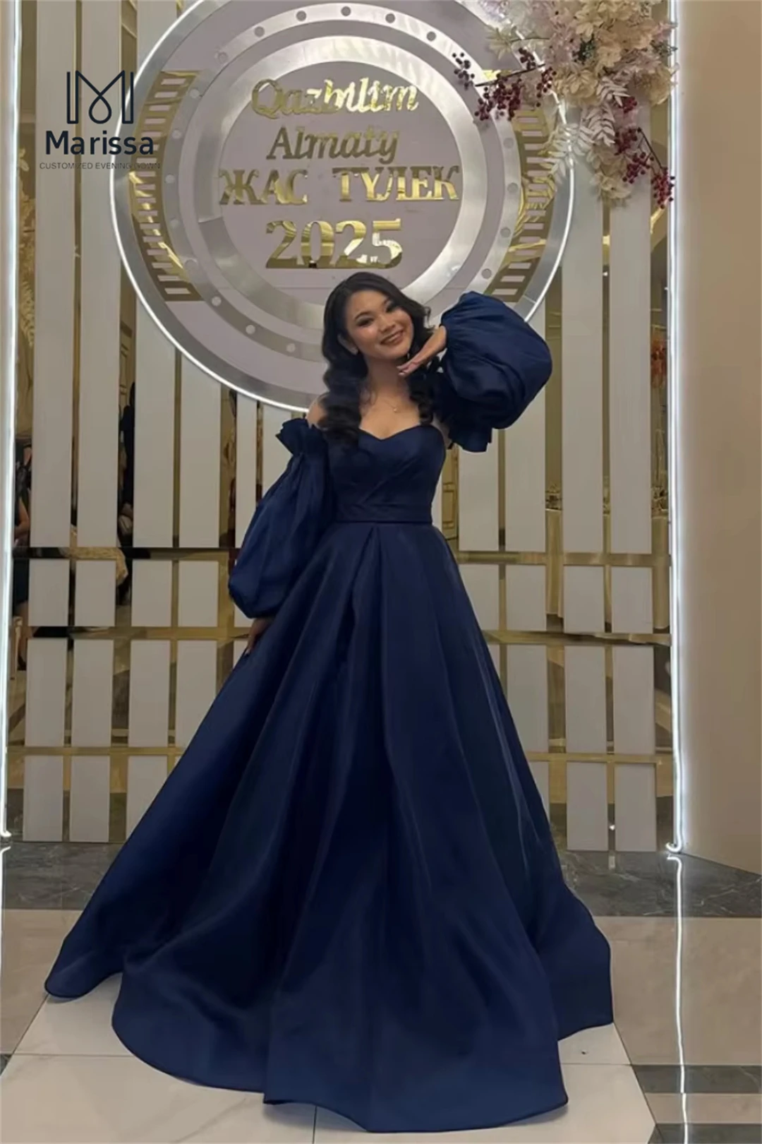 Marissa Abiti da sera da donna di lusso su misura Donna Elegante abito da festa elegante da donna di lusso Linea A Raso Blu navy