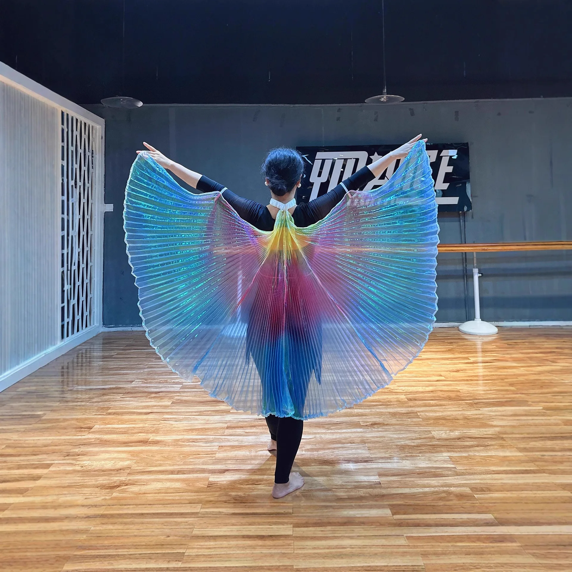 

Новый взрослый танец живота, крыло, симфония, пряжа, плащ, ручной крючок, реквизит для танцевальных выступлений, красочные цветные висячие крылья на шею