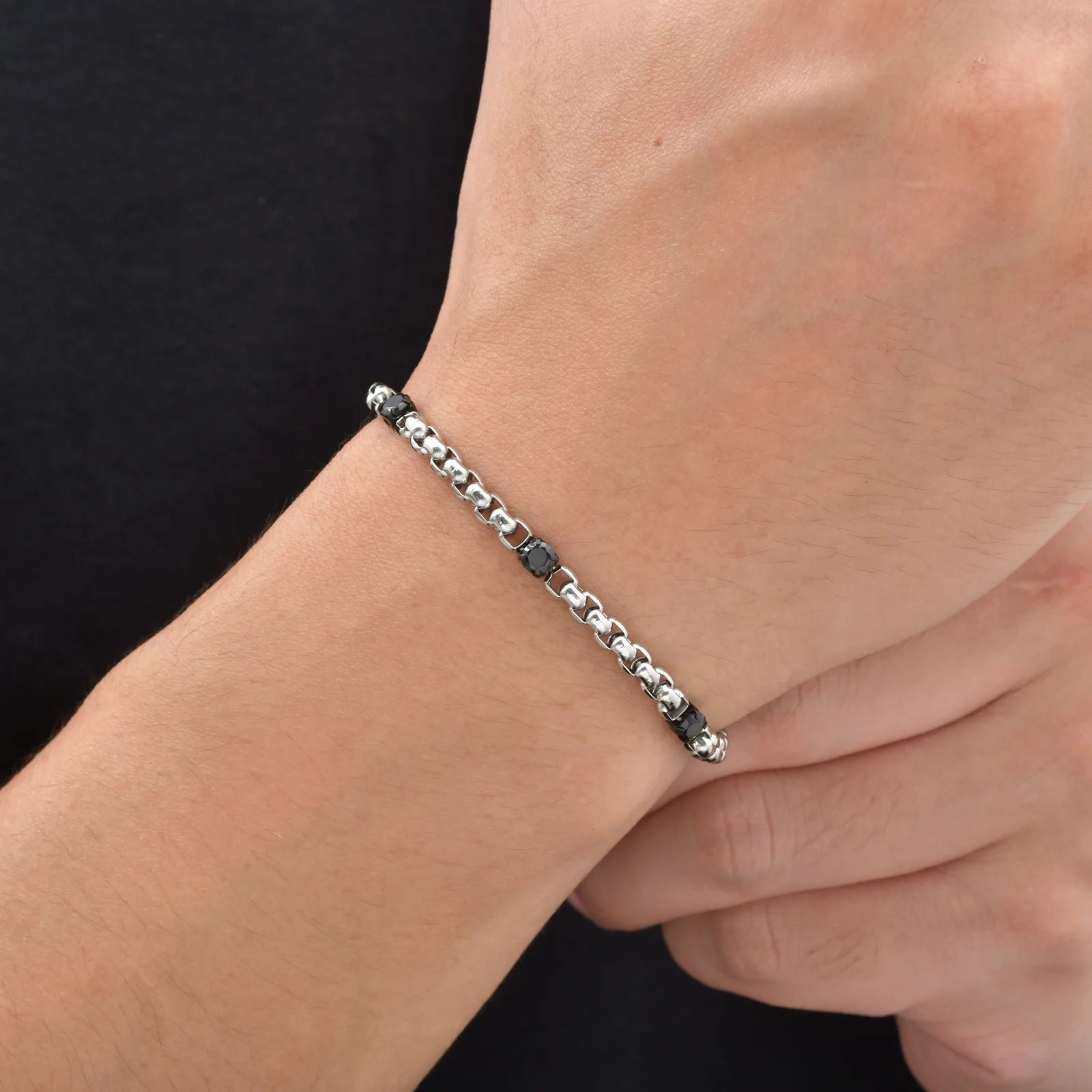 Trendiges schwarzes Steinarmband für Männer, verstellbares Edelstahl-Kastenkettenarmband, Hip-Hop-Schmuck, einfaches Geburtstagsgeschenk. – Detail 5
