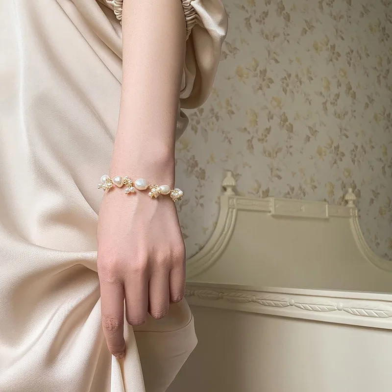 

Ethereal Baroque Pearl Bracelet – Irregular Freshwater Pearls for Root Chakra Grounding & Attracting Elegant Stability