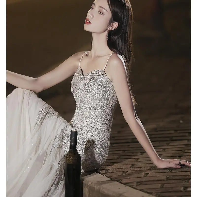 Vestido de noite prateado e f, ajuste sob medida, vestido de host de baile, cintura média, estilo emaecedo...